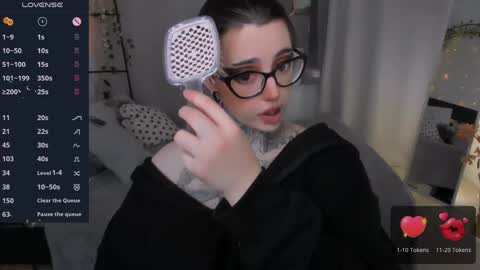 Snapshot of dixipixi_ chatting on 05.13.26 dixipixi_ online show from 05.13.26