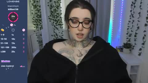 Snapshot of dixipixi_ chatting on 05.14.26 dixipixi_ online show from 05.14.26