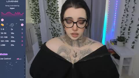 Snapshot of dixipixi_ chatting on 05.15.26 dixipixi_ online show from 05.15.26