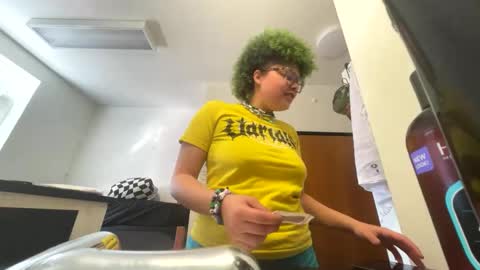 dizzinsweatyy online show from 02.24.25