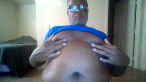 djbignuttsbrownass24 online show from 02.10.25