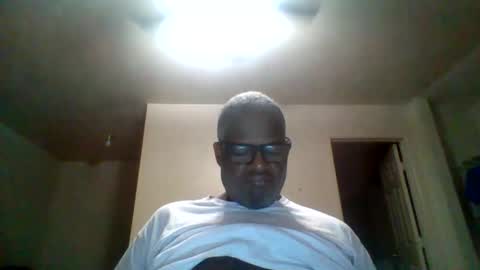 djbignuttsbrownass24 online show from 10.03.25