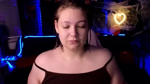 Snapshot of djennapalme chatting on 10.27.25 Jenia online show from 10.27.25