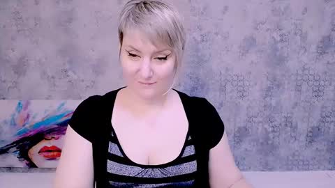 Snapshot of djullia chatting on 02.06.25 djullia online show from 02.06.25