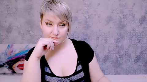 Snapshot of djullia chatting on 02.06.25 djullia online show from 02.06.25