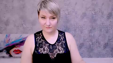 Snapshot of djullia chatting on 02.14.25 djullia online show from 02.14.25