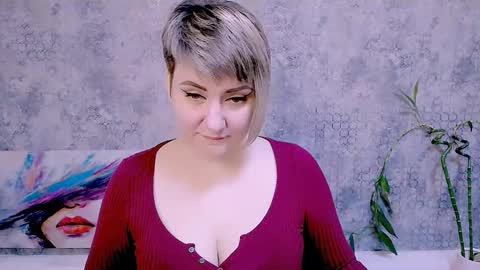 Snapshot of djullia chatting on 11.13.25 djullia online show from 11.13.25