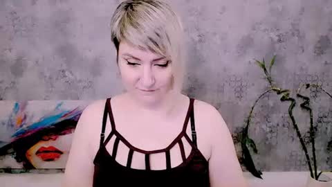 Snapshot of djullia chatting on 06.27.26 djullia online show from 06.27.26