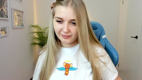 Snapshot of do_u_want_alice chatting on 12.05.24 Alice online show from 12.05.24