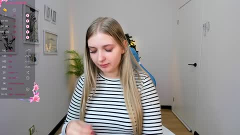 Snapshot of do_u_want_alice chatting on 12.15.24 Alice online show from 12.15.24