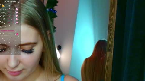 Snapshot of do_u_want_alice chatting on 12.28.24 Alice online show from 12.28.24