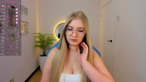 Snapshot of do_u_want_alice chatting on 01.15.25 Alice online show from 01.15.25