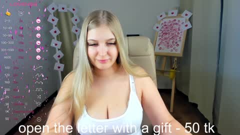 Snapshot of do_u_want_alice chatting on 02.09.25 Alice online show from 02.09.25