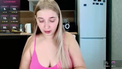 Snapshot of do_u_want_alice chatting on 10.02.25 Alice online show from 10.02.25