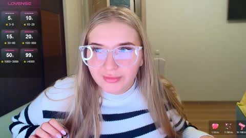 Snapshot of do_u_want_alice chatting on 10.27.25 Alice online show from 10.27.25