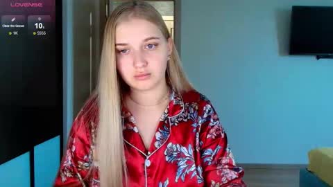 Snapshot of do_u_want_alice chatting on 11.09.25 Alice online show from 11.09.25