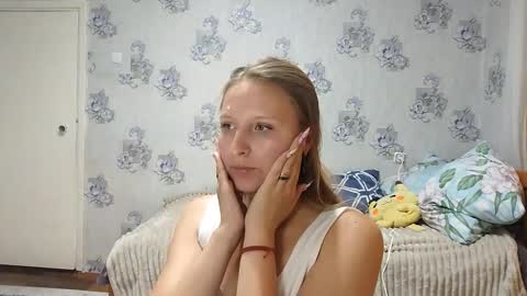 Annie PVT IS OPEN online show from 10.09.25