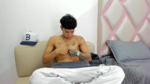 Snapshot of dogan_renz0 chatting on 06.11.26 Dogan online show from 06.11.26