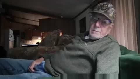 Snapshot of doingmyself69 chatting on 05.28.26 doingmyself69 online show from 05.28.26