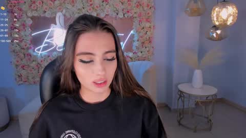 Dolcie  online show from 01.11.25