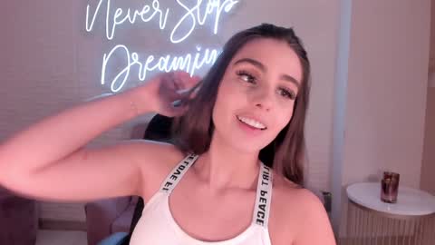 Dolcie  online show from 01.18.25