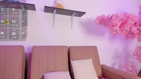 doll_isa_ online show from 12.22.25