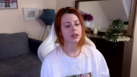 Snapshot of doll_lesli chatting on 02.07.25 Your doll Lesli online show from 02.07.25