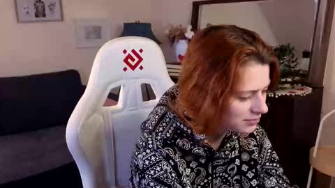 Snapshot of doll_lesli chatting on 03.02.25 Your doll Lesli online show from 03.02.25