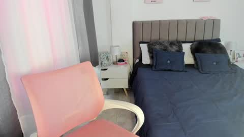 Snapshot of doll_oriana chatting on 12.09.24 doll_oriana online show from 12.09.24