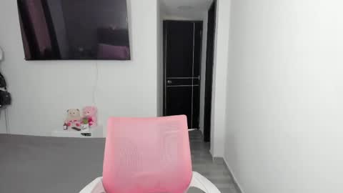 Snapshot of doll_oriana chatting on 02.11.25 doll_oriana online show from 02.11.25