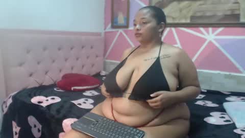 Snapshot of doll_rihana chatting on 05.28.26 doll rihana online show from 05.28.26