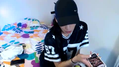 Snapshot of doll_sary chatting on 04.22.26 Catherine XXX online show from 04.22.26