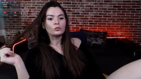 Snapshot of doll_tiffany chatting on 12.02.25 Jade online show from 12.02.25