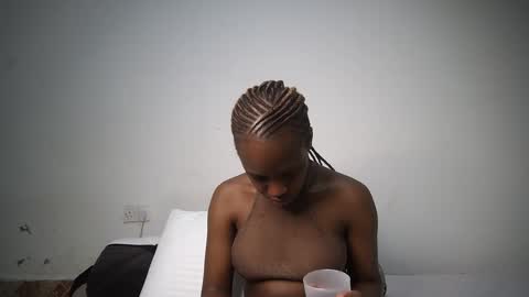 Snapshot of dollberry chatting on 12.26.24 dollberry online show from 12.26.24