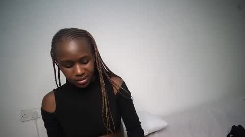 Snapshot of dollberry chatting on 12.28.24 dollberry online show from 12.28.24