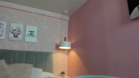 Call me Zoe  online show from 09.24.25