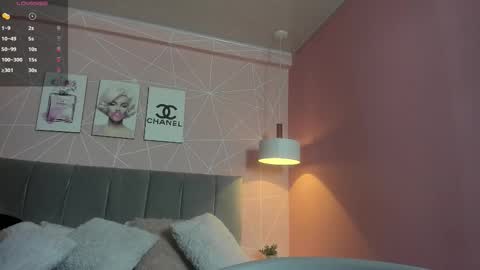 Call me Zoe  online show from 10.21.25