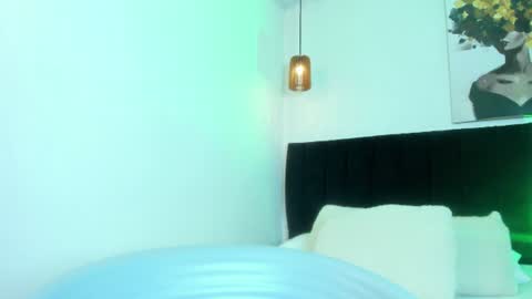 Call me Zoe  online show from 06.30.26