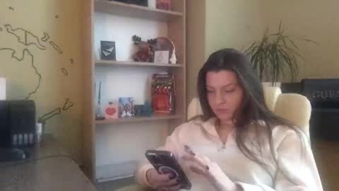 DollyRoma online show from 01.15.26