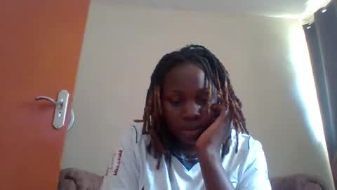 Snapshot of dollyvee chatting on 05.31.26 dollyvee online show from 05.31.26