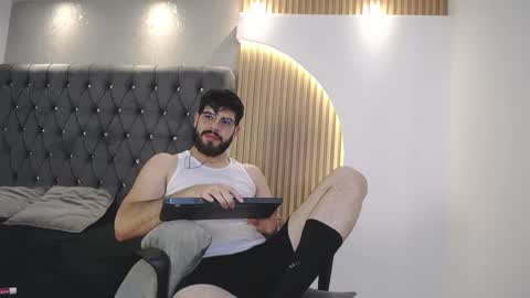 Snapshot of domboy_ chatting on 05.08.26 domboy online show from 05.08.26