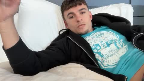 Snapshot of domd3 chatting on 12.15.25 Dom online show from 12.15.25