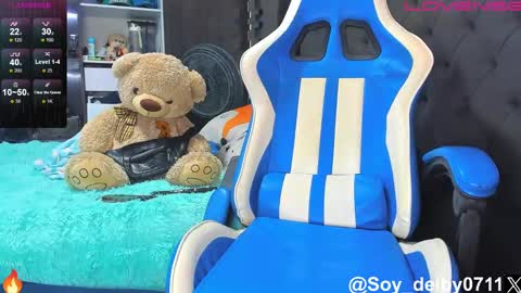 Snapshot of domenique_stoll chatting on 10.03.25 DAVID 3 online show from 10.03.25