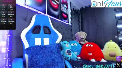 Snapshot of domenique_stoll chatting on 12.21.25 DAVID 3 online show from 12.21.25