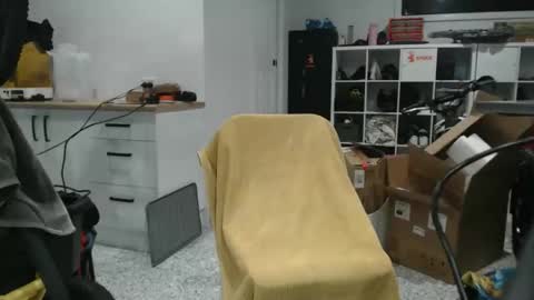 Snapshot of dominantblonde93 chatting on 04.04.26 dominantblonde93 online show from 04.04.26