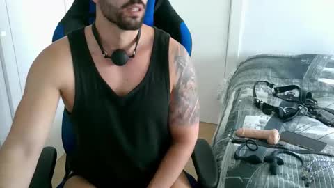 Snapshot of dominatedtitan chatting on 09.16.25 DominatedTitan online show from 09.16.25