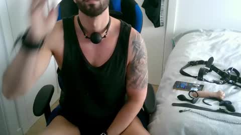 Snapshot of dominatedtitan chatting on 11.29.25 DominatedTitan online show from 11.29.25