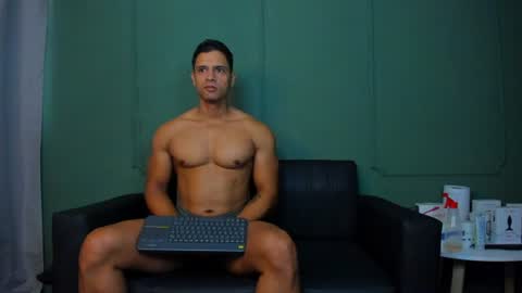 Dominc berry online show from 06.10.26