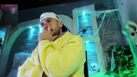 Snapshot of dominic_de_luca chatting on 10.24.25 dominic de luca online show from 10.24.25