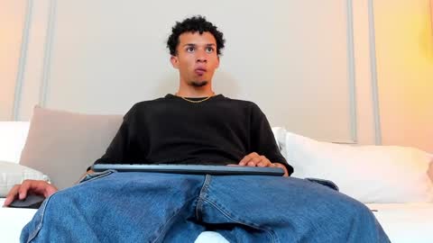 Dominick Star online show from 01.06.25